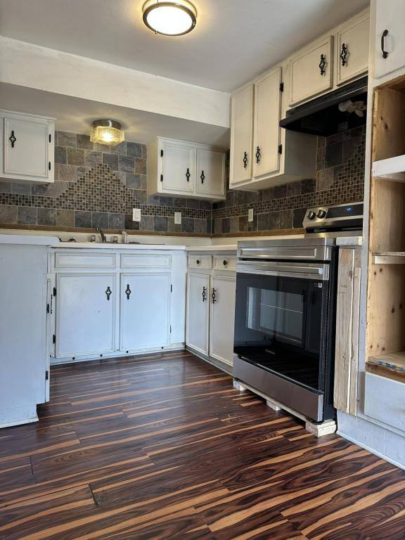 Apartment for rent at 1704 Avondale St, Victoria, TX 77901
