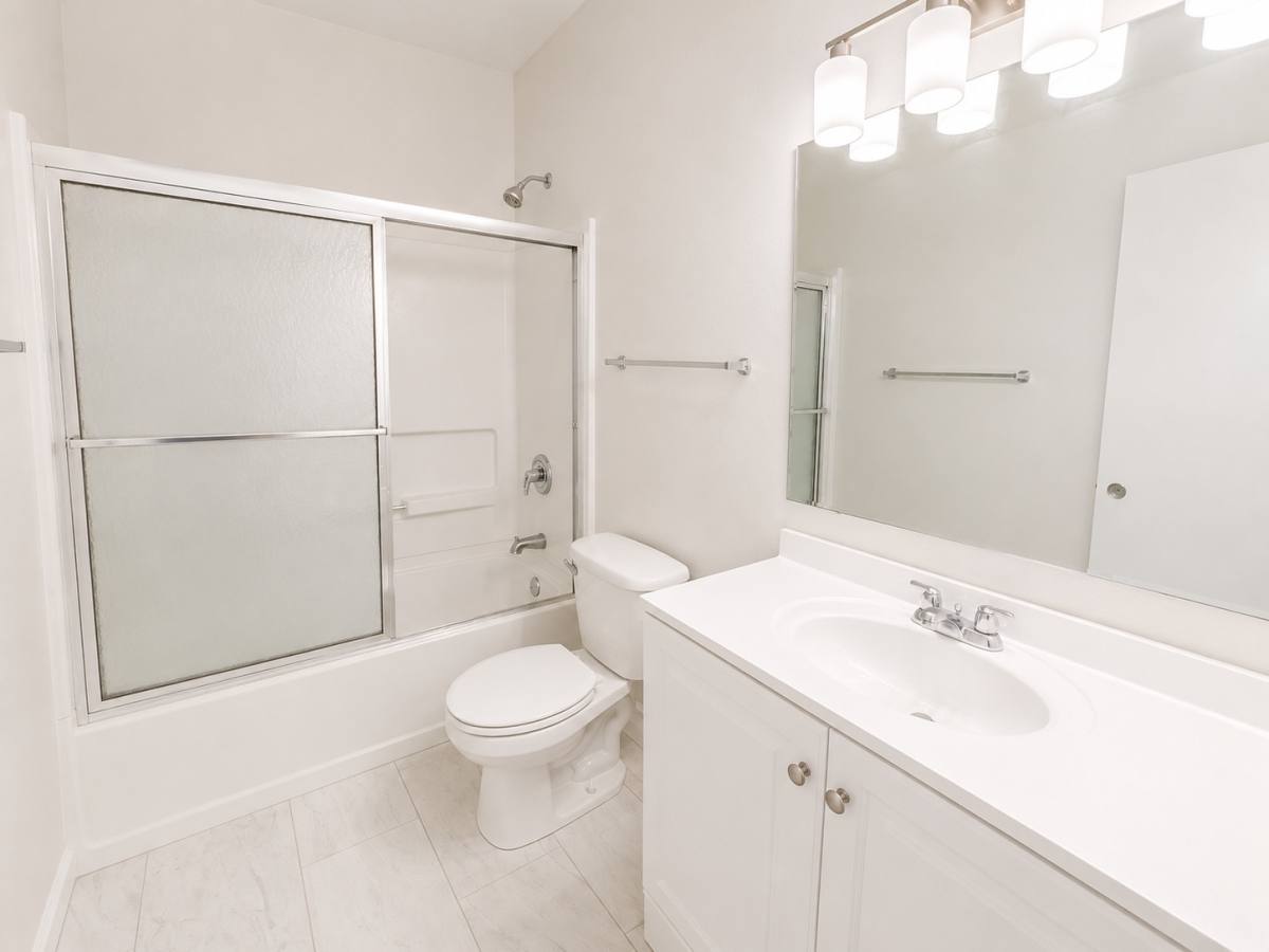 Apartment for rent at 425 Thornton St, Leavenworth, KS 66048
