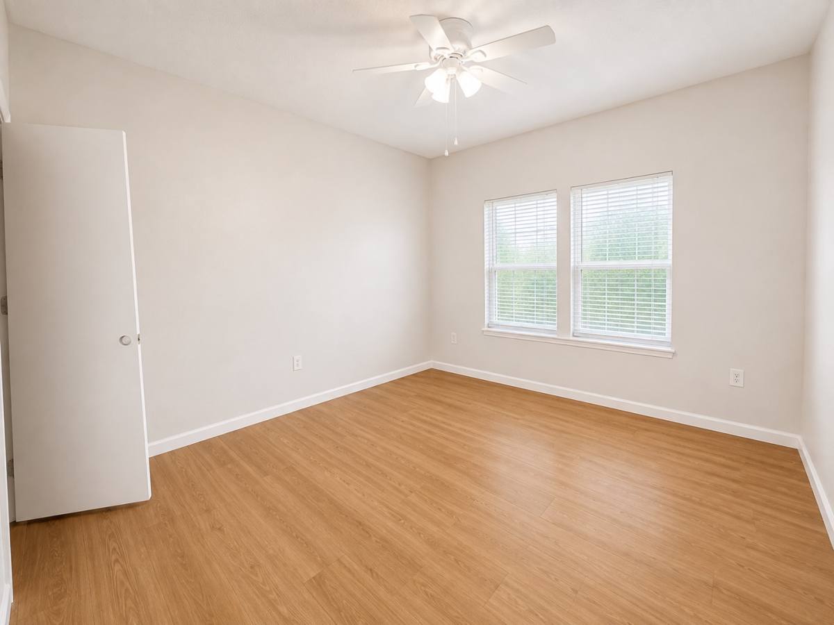 Apartment for rent at 425 Thornton St, Leavenworth, KS 66048