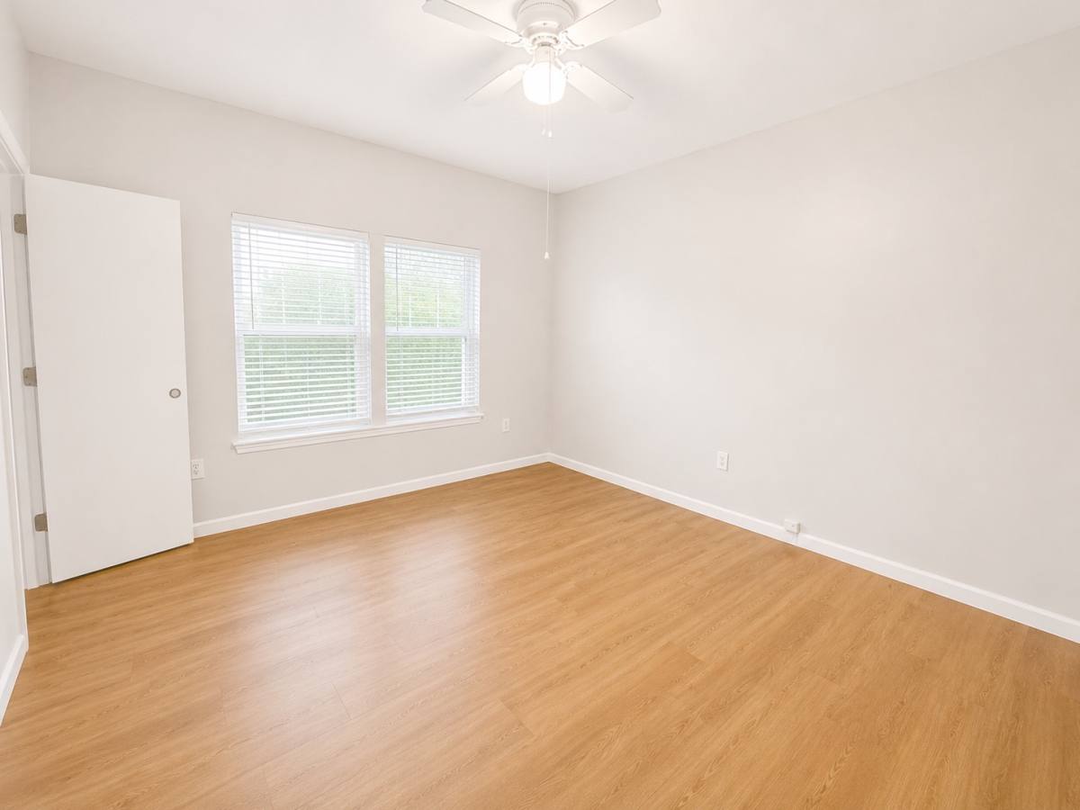 Apartment for rent at 425 Thornton St, Leavenworth, KS 66048