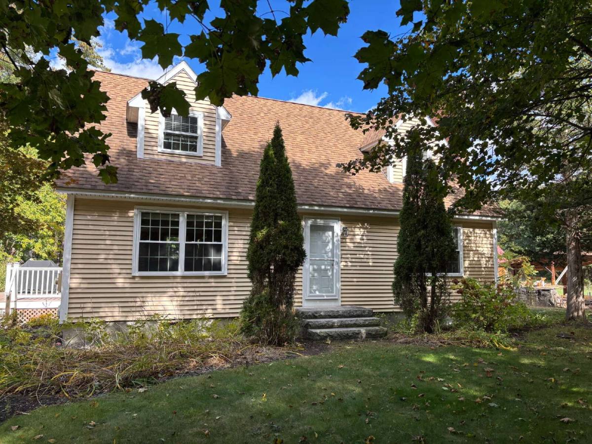 House for rent at 26 Thornton Rd W, Merrimack, NH 03054