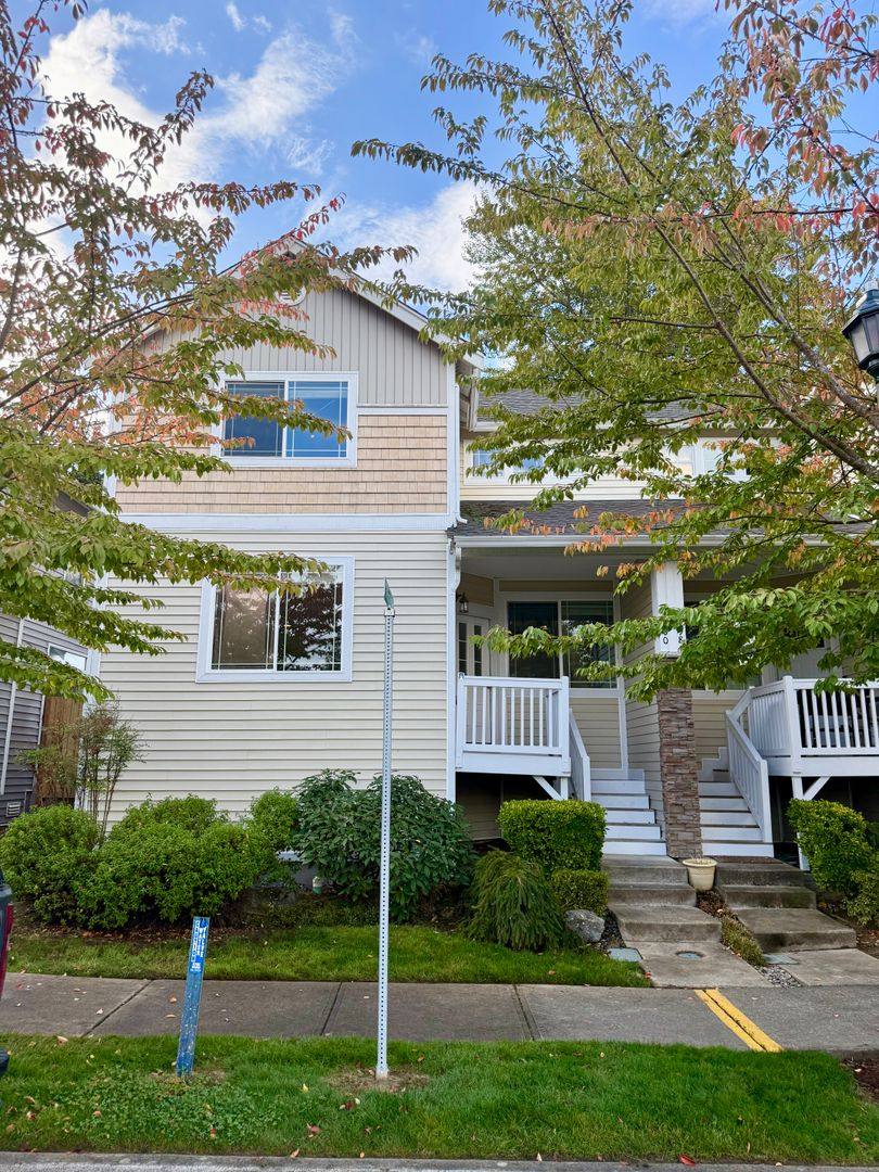 Townhouse for rent at Huntington Duplex, 2998 3000 Huntington St, Port Orchard, WA 98366