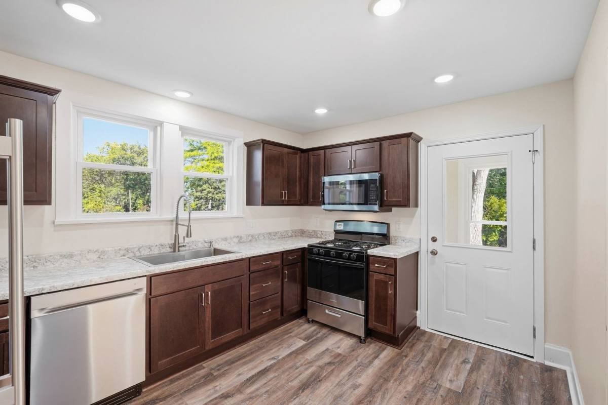 House for rent at 527 Arlington Ave E, St. Paul, MN 55130
