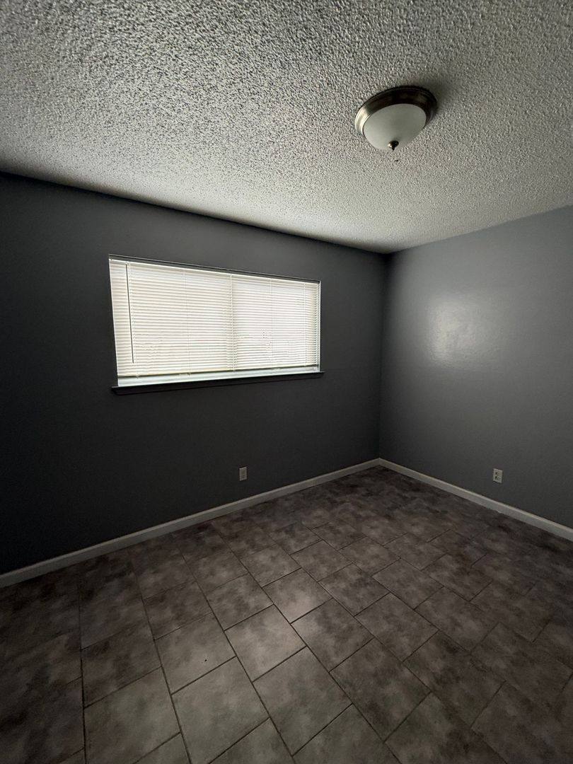 Apartment for rent at 701 Plaza Ave, Sacramento, CA 95815