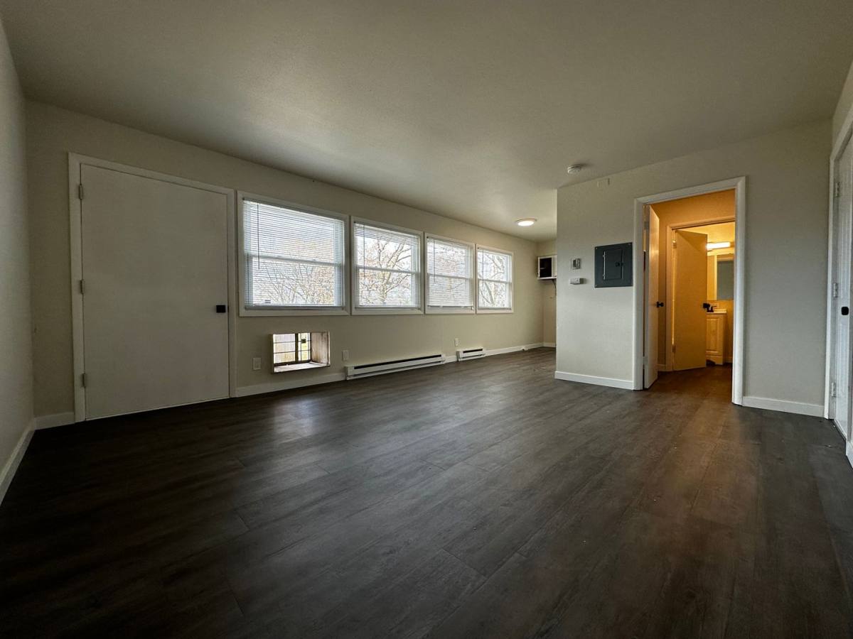125 Bader St, Green Bay, WI 54302 - Apartment for Rent - Image 2