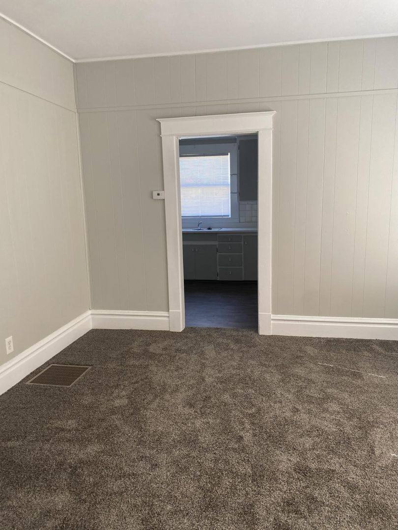 House for rent at 1700 SW Fillmore, Topeka, KS 66604