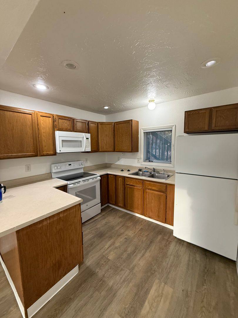 4852 Glasgow Dr, Fairbanks, AK 99709 - Apartment for Rent - Image 4