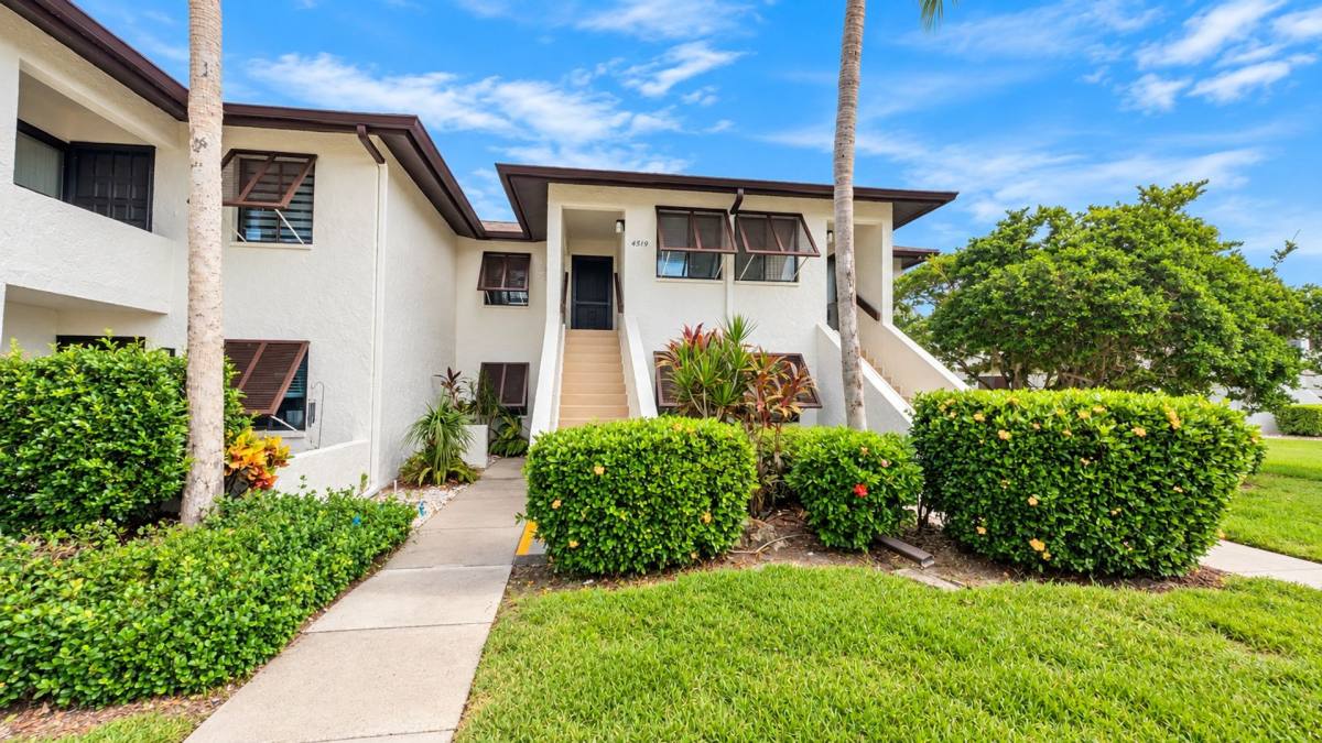 Condo for rent at 4519 Longwater Chase #10, Sarasota, FL 34235