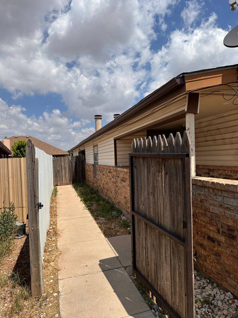 Apartment for rent at 1518 W Calle Sur, Hobbs, NM 88240