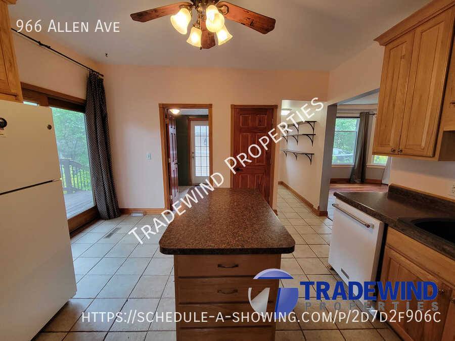 House for rent at 966 Allen Ave, St. Paul, MN 55118