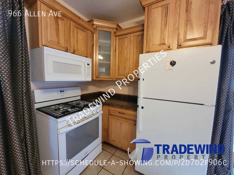 House for rent at 966 Allen Ave, St. Paul, MN 55118