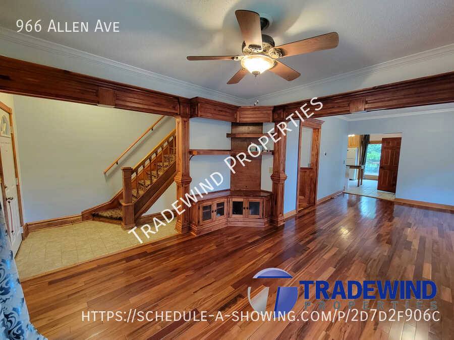 House for rent at 966 Allen Ave, St. Paul, MN 55118