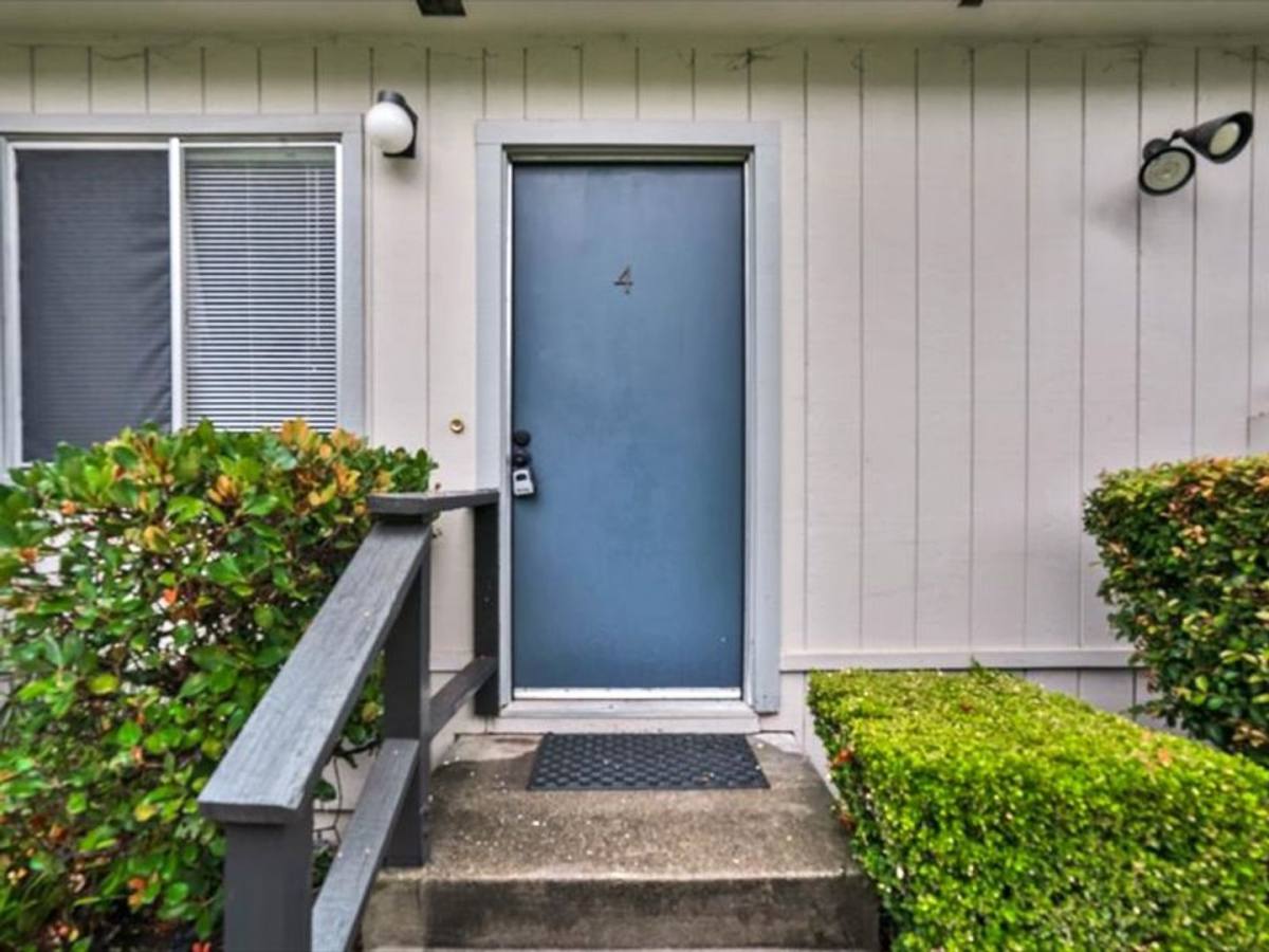 Townhouse for rent at 4811 Appian Way, El Sobrante, CA 94803