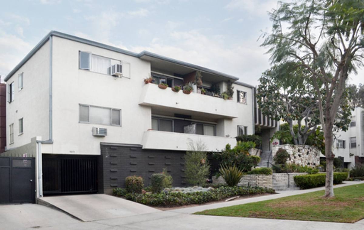 Apartment for rent at The Royalton, 8221 De Longpre Ave, Los Angeles, CA 90046