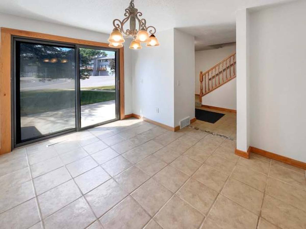Townhouse for rent at 4326 Chatsworth St N, St. Paul, MN 55126