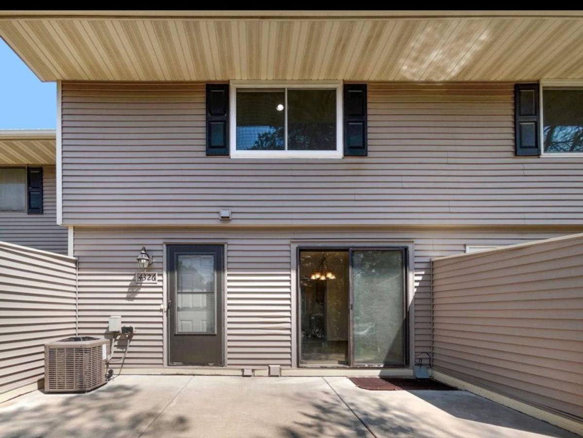 Townhouse for rent at 4326 Chatsworth St N, St. Paul, MN 55126