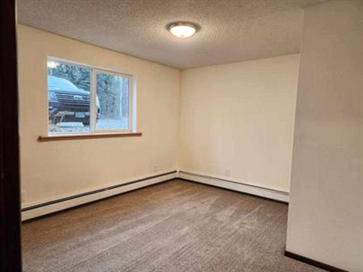 401 E 8th Ave, North Pole, AK 99705 - Apartment for Rent - Image 5