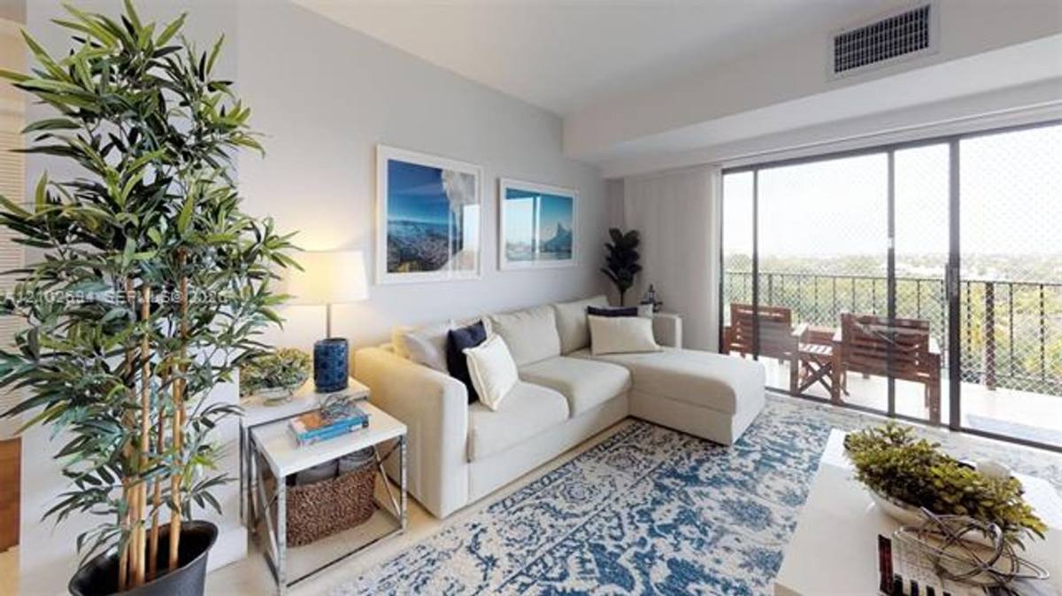 Apartment for rent at 77 Crandon Blvd #CU-8D, Key Biscayne, FL 33149