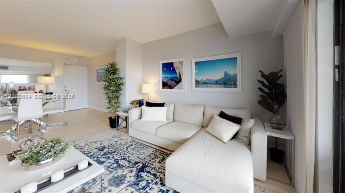 Apartment for rent at 77 Crandon Blvd #CU-8D, Key Biscayne, FL 33149