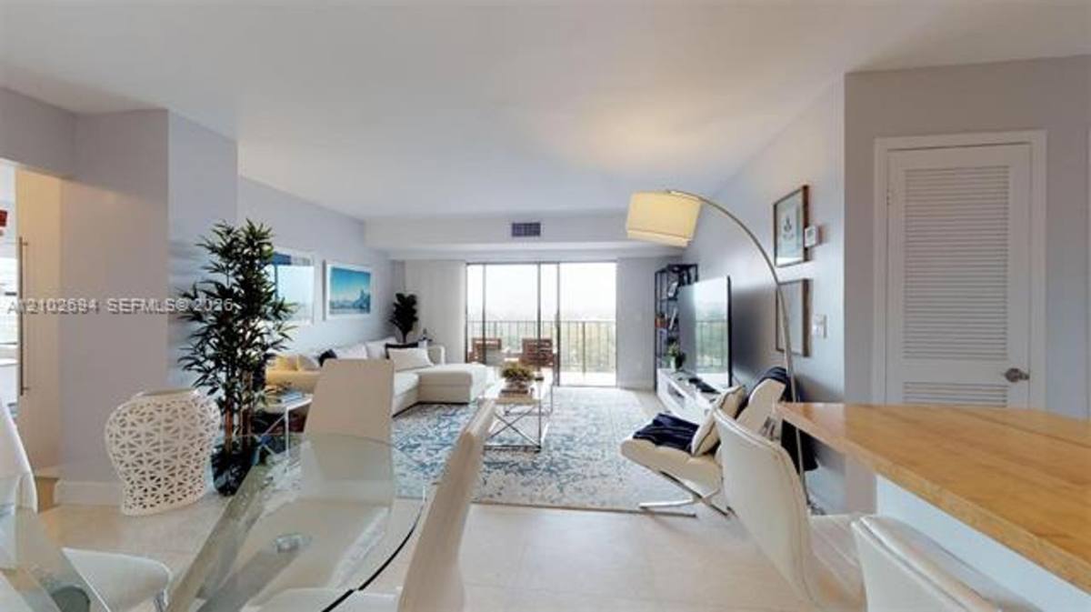 Apartment for rent at 77 Crandon Blvd #CU-8D, Key Biscayne, FL 33149