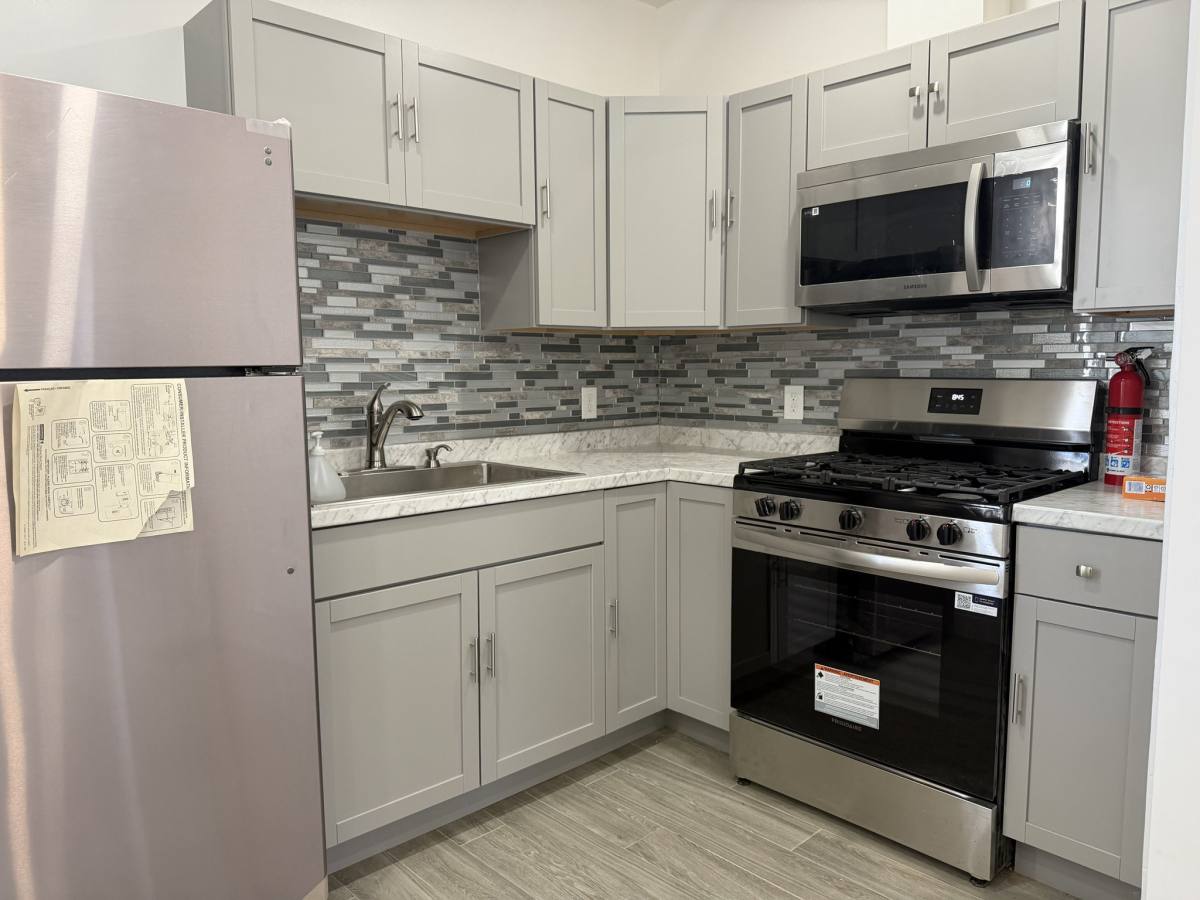 Apartment for rent at 415 S 10th St #2, Reading, PA 19602