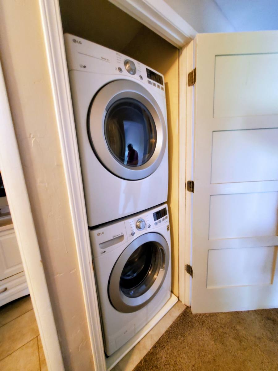 House for rent at 1285 E Hemmingway Dr, Salt Lake City, UT 84121