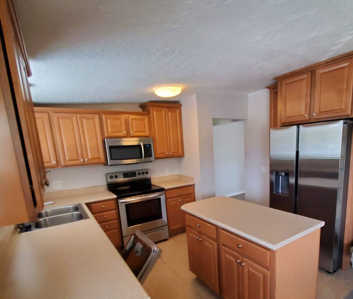 House for rent at 1285 E Hemmingway Dr, Salt Lake City, UT 84121