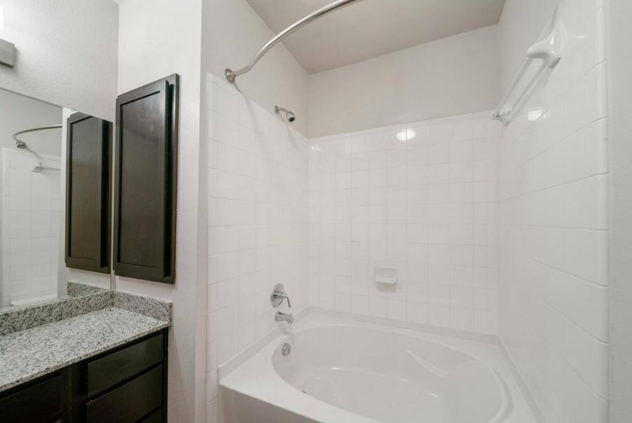 Apartment for rent at Boulevard at Lakeside, 11300 SE 15th St, Midwest City, OK 73130