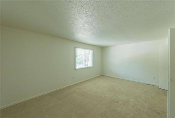 Townhouse for rent at Rolling Green, 1 Rolling Green Dr, Milford, MA 01757