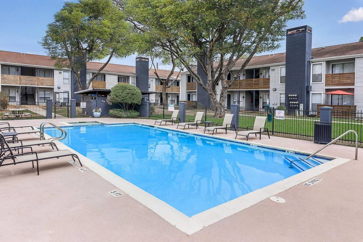 Ashwood Park Apartment Homes, 3520 Burke Rd, Pasadena, TX 77504 - Apartment for Rent - Image 2
