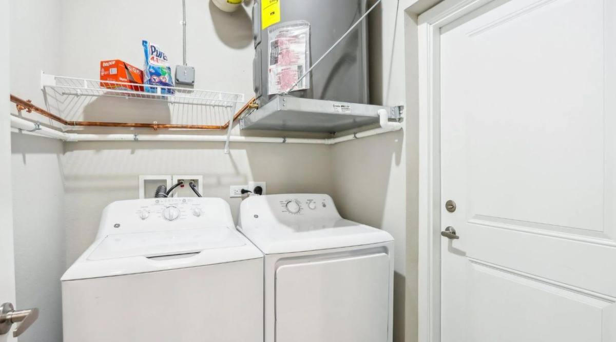 Apartment for rent at Manor Homes of Cambridge Chase, 1100 Huntington Dr, Mundelein, IL 60060