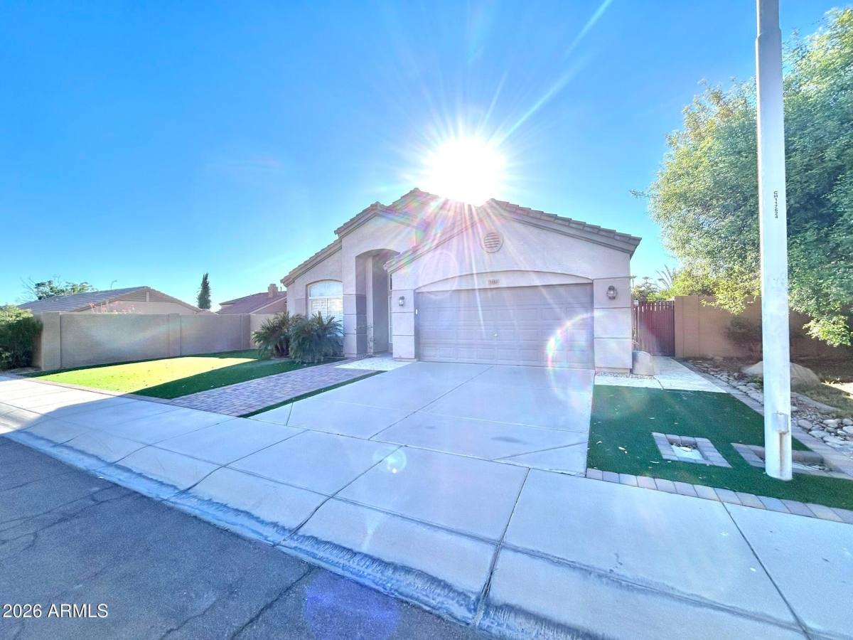 3552 S Cosmos Dr, Chandler, AZ 85248 - House for Rent - Image 2