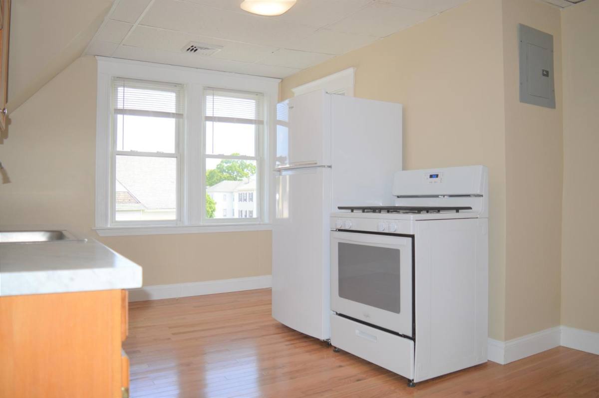 House for rent at 98 W St #3, Worcester, MA 01609