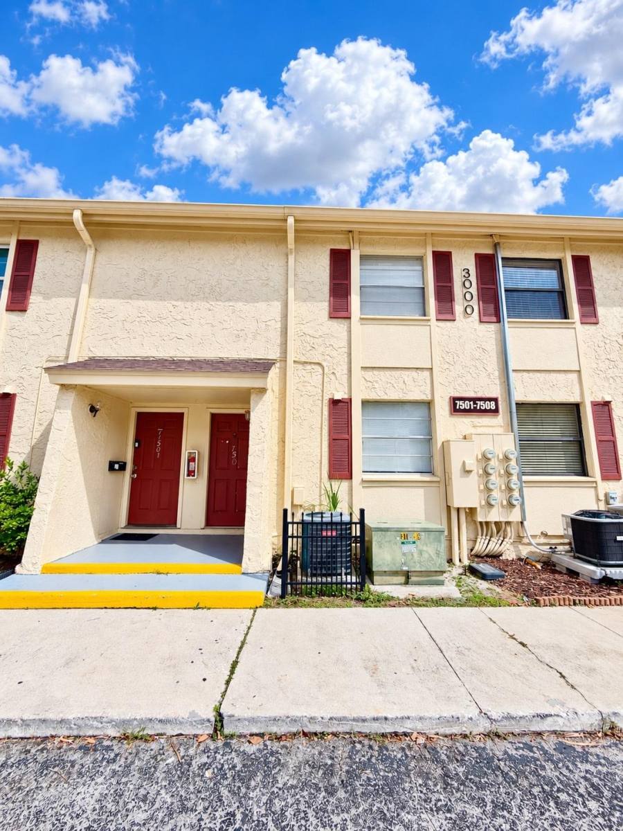 Townhouse for rent at Palmera Pointe Condominiums, 7501 Gallineta Court #1, Tampa, FL 33615