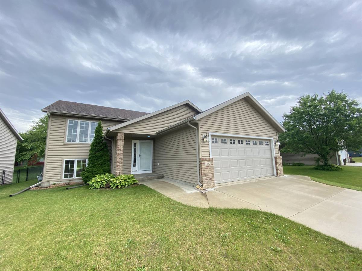 House for rent at Badger Ridge, 2852 Monroe Dr NW, Rochester, MN 55901