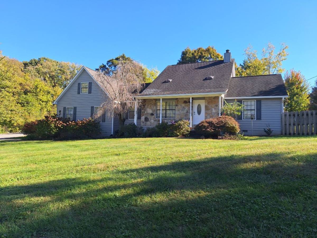 House for rent at 11401 Rock Springs Dr, Knoxville, TN 37932