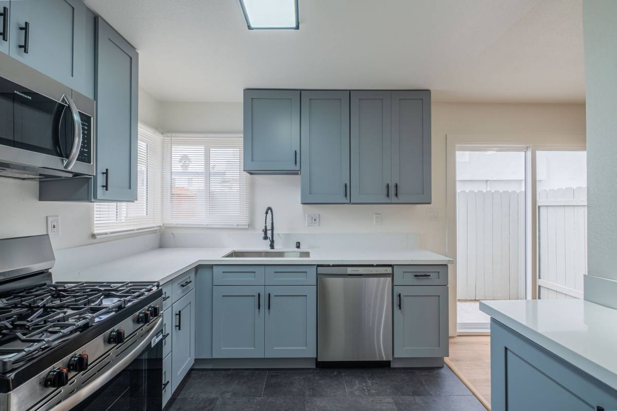 Apartment for rent at 4712 Del Amo Blvd, Torrance, CA 90503