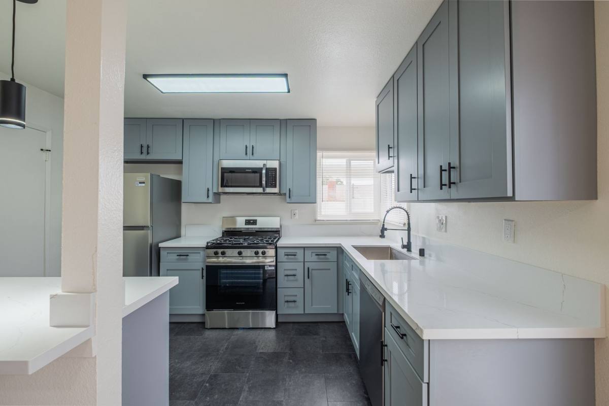 Apartment for rent at 4712 Del Amo Blvd, Torrance, CA 90503