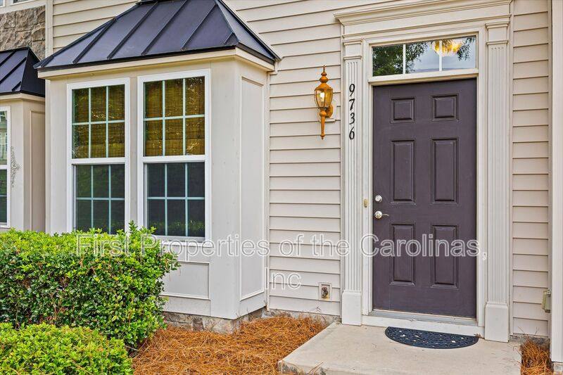 Townhouse for rent at 9736 Springholm Dr, Charlotte, NC 28278