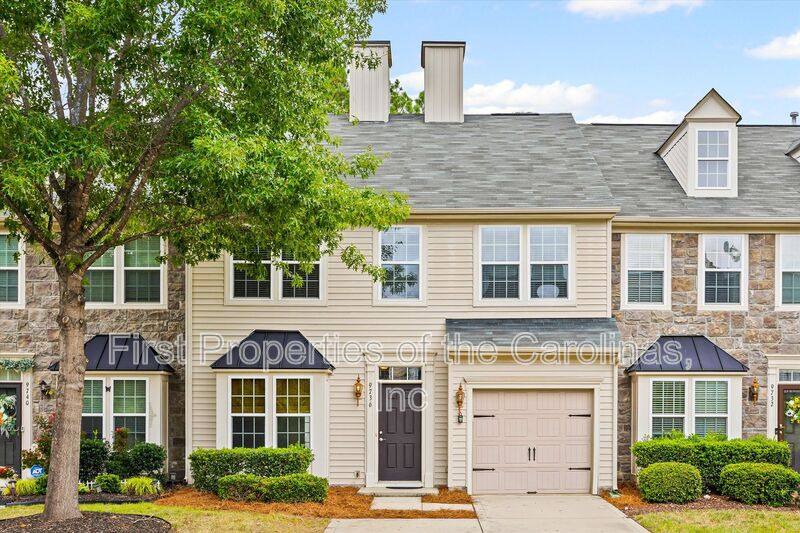 Townhouse for rent at 9736 Springholm Dr, Charlotte, NC 28278