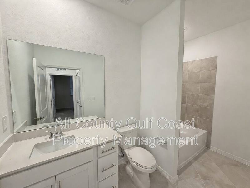 19140 Scallop Loop #403, Bradenton, FL 34202 - Condo for Rent - Image 7