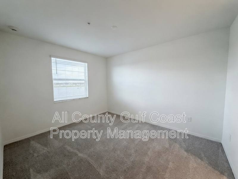 19140 Scallop Loop #403, Bradenton, FL 34202 - Condo for Rent - Image 4