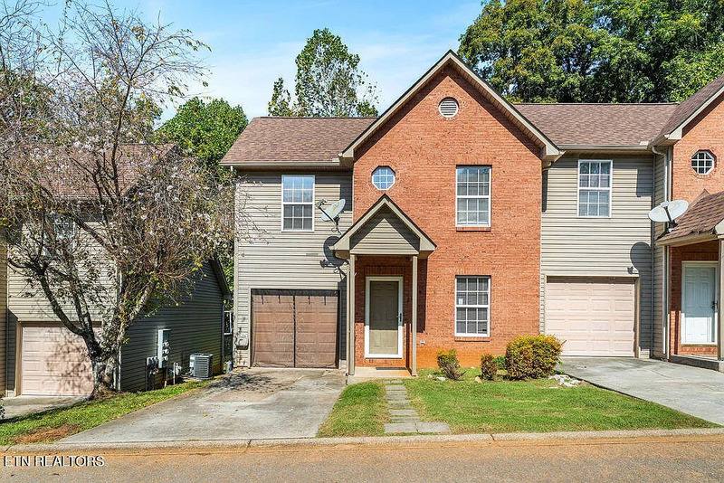 Townhouse for rent at 8709 Mowbray Way, Knoxville, TN 37923