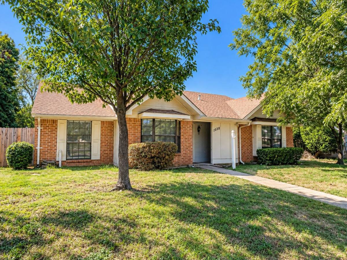 House for rent at 1038 Cedar Run Dr, Duncanville, TX 75137