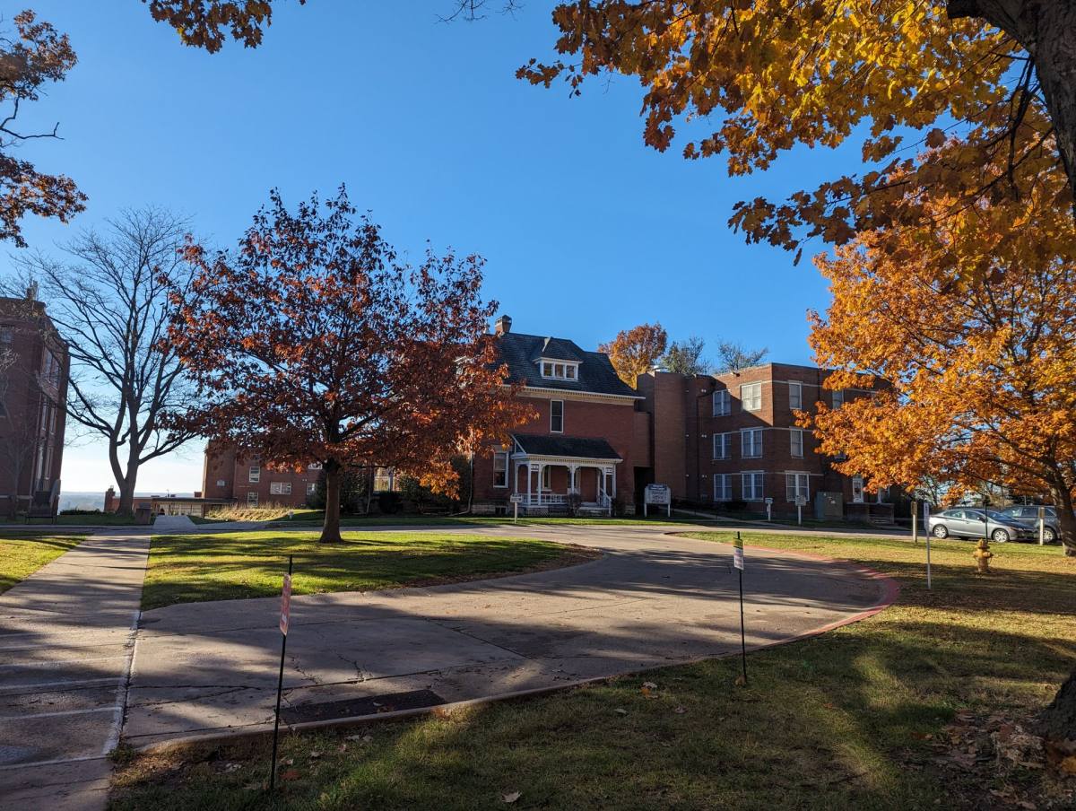 Apartment for rent at 1607 W 12th St, Davenport, IA 52804