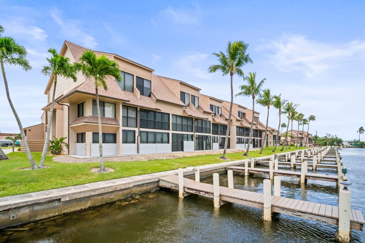 House for rent at 894 Buttonwood Dr #215, Fort Myers Beach, FL 33931