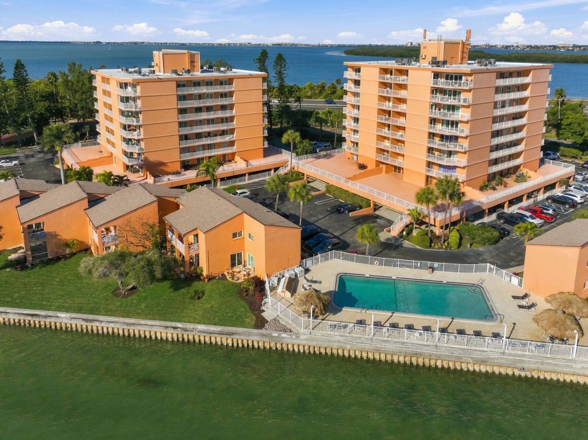Condo for rent at 7430 Sunshine Skyway Lane S #505, St. Petersburg, FL 33711