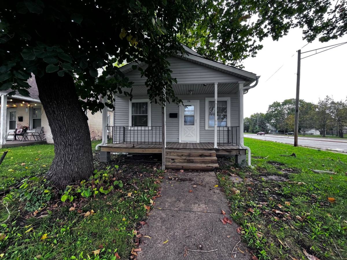 House for rent at 3706 N Ashton Ave, Peoria, IL 61614