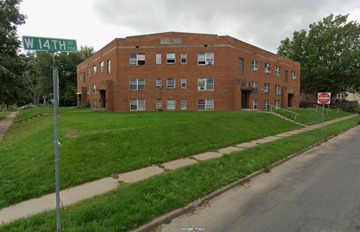 Apartment for rent at 705 W 14th St #14, Davenport, IA 52804
