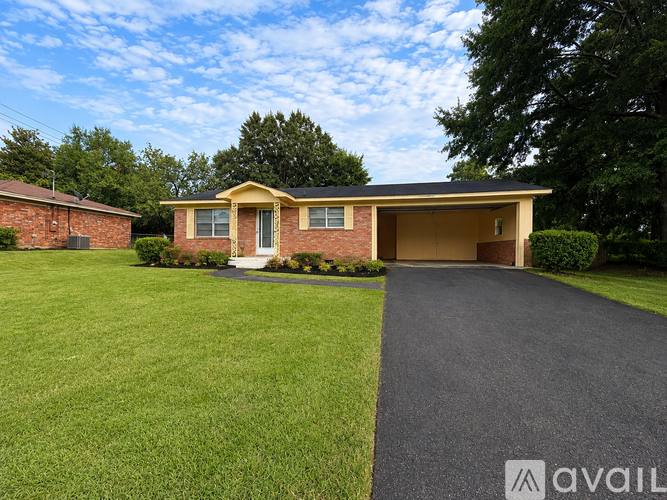 House for rent at 6115 Oakland Heights St, Meridian, MS 39307